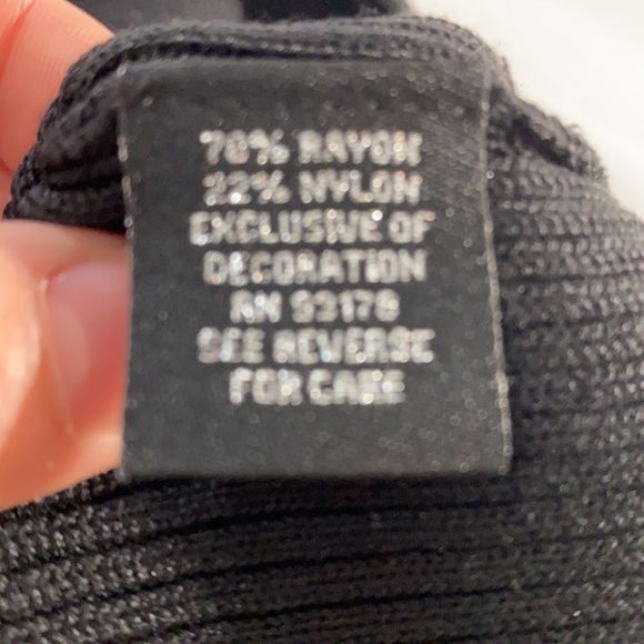 NWT Catherine Malandrino black fitted ribbed long sleeve sweater medium - Picture 8 of 8